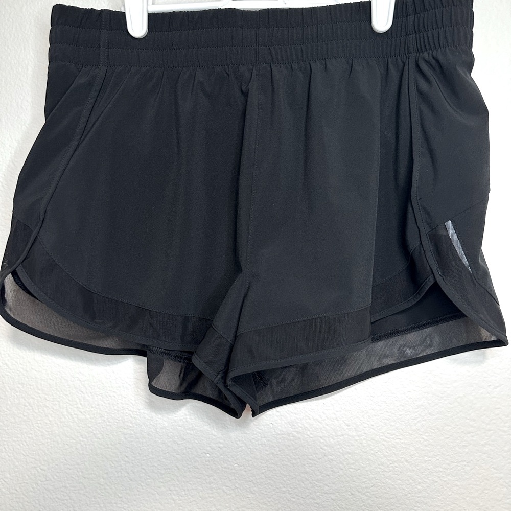 Athleta Mesh Racer Run 2.5” short, black, medium - Picture 12 of 13